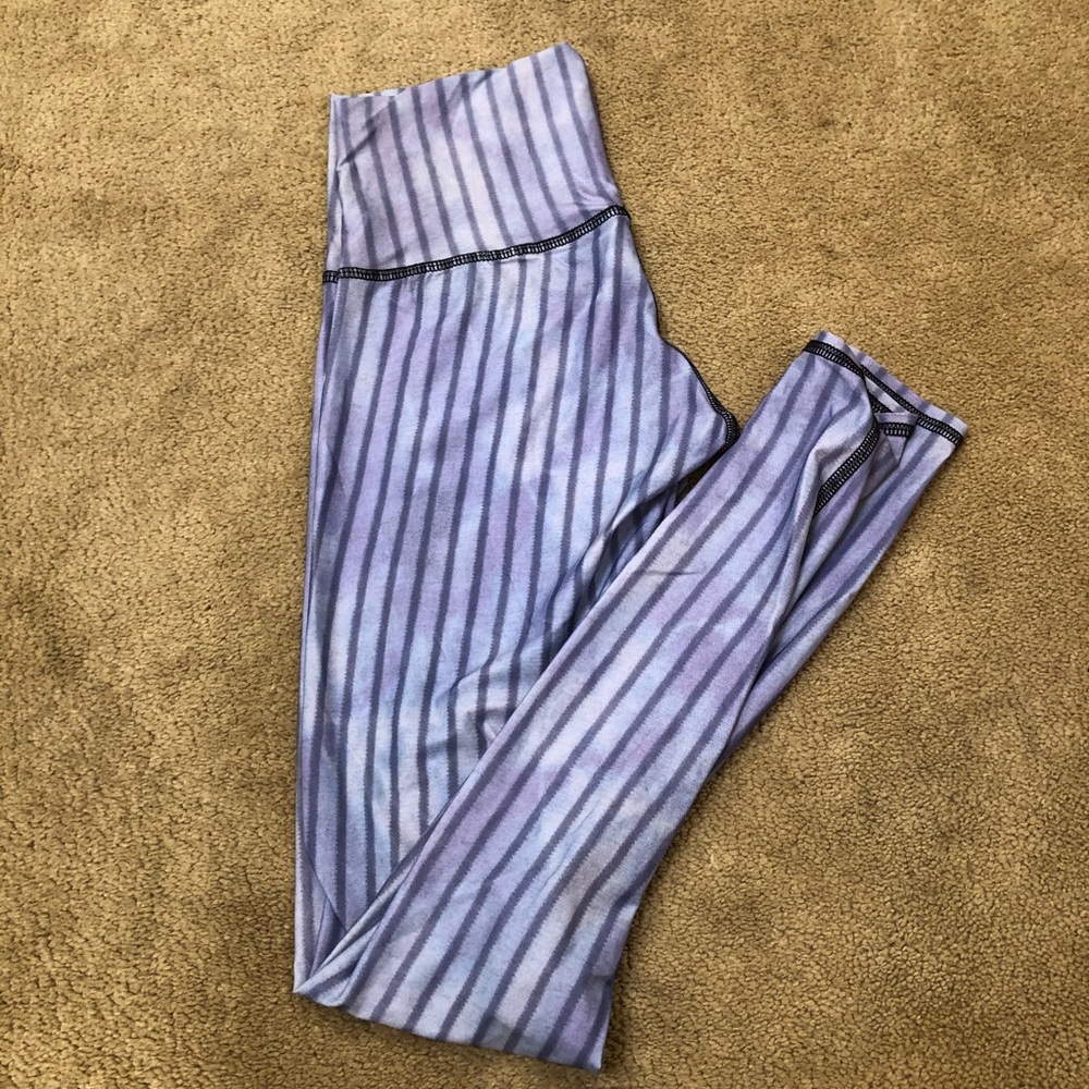 XS teeki leggings. Great condition.